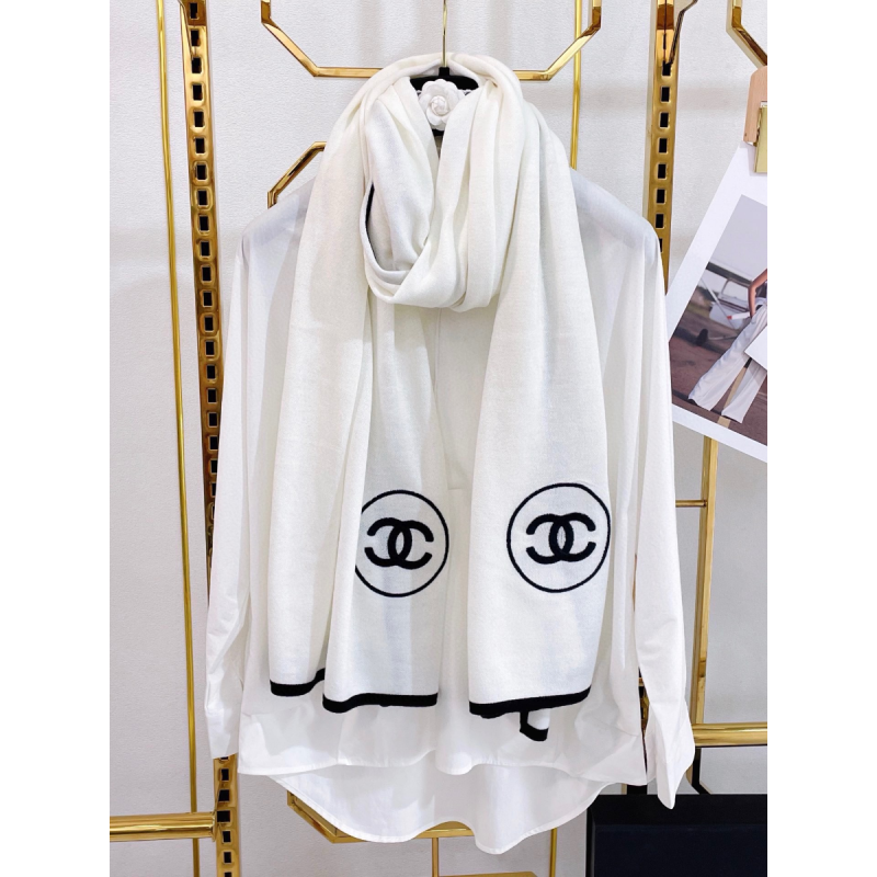 Chanel Cashmere and Wool scarf