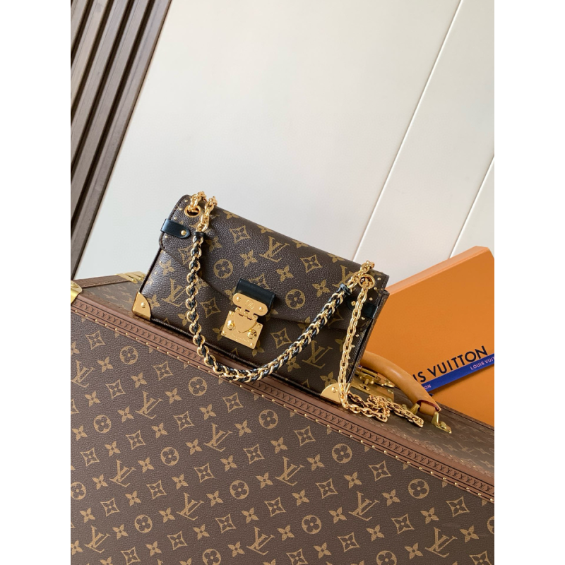 M27266  Trunkie East West