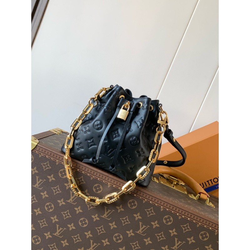 M26216 Coussin Bucket Handtasche